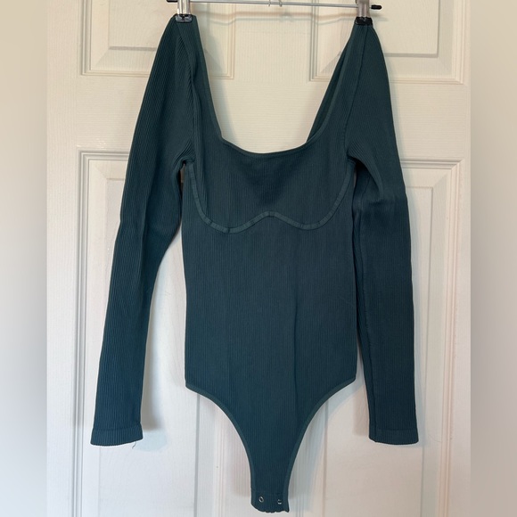 Meg Seamless Long-Sleeve Bodysuit - Picture 4 of 7